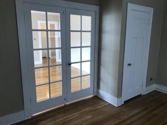 Building Photo - 1 bedroom in Seattle WA 98102