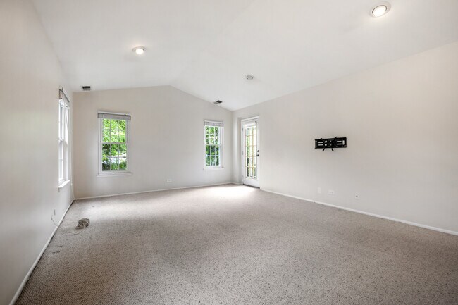 Building Photo - 164 White Branch Ct