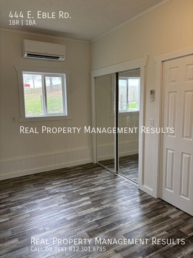 Building Photo - 444 E Eble Rd