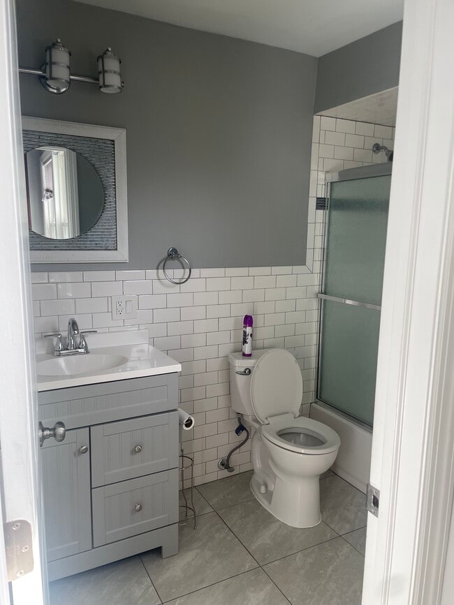 Building Photo - 270 New York Ave