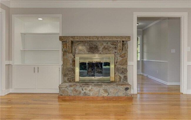 Building Photo - 1837 Chancery Ln