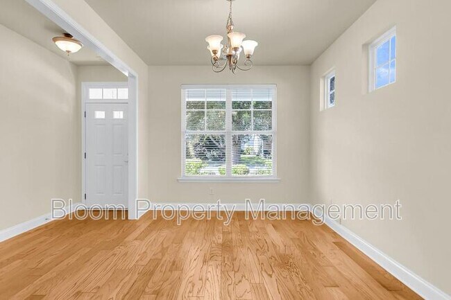 Building Photo - 2649 Lohr Dr
