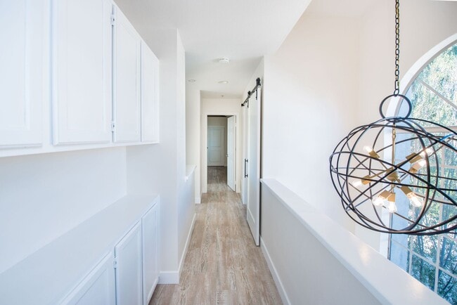 Building Photo - Eastside Costa Mesa Gem