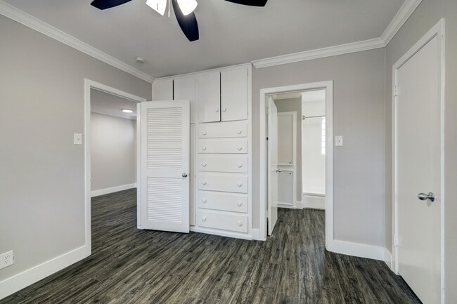 Building Photo - 3618 Garrott St