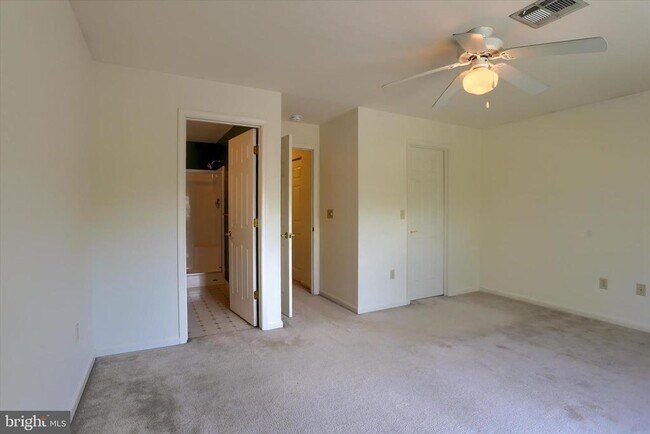 Building Photo - 136 Cardinal Ln