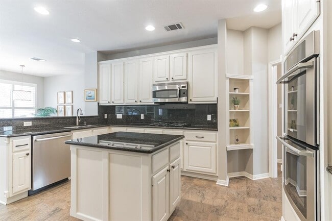 Building Photo - 5221 China Garden Dr