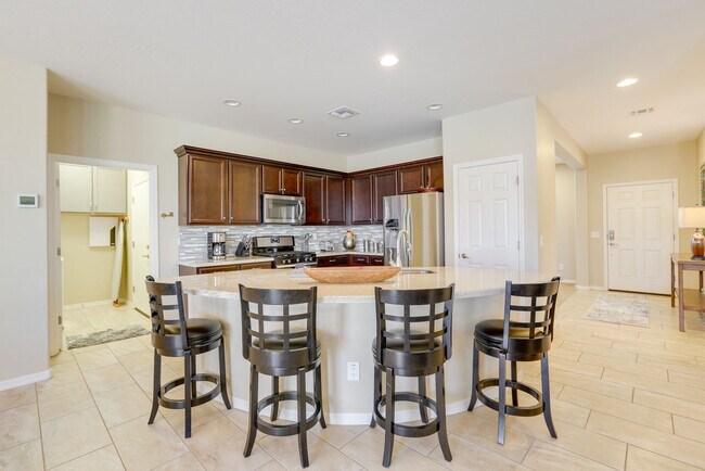 Building Photo - 17940 W Glenhaven Dr