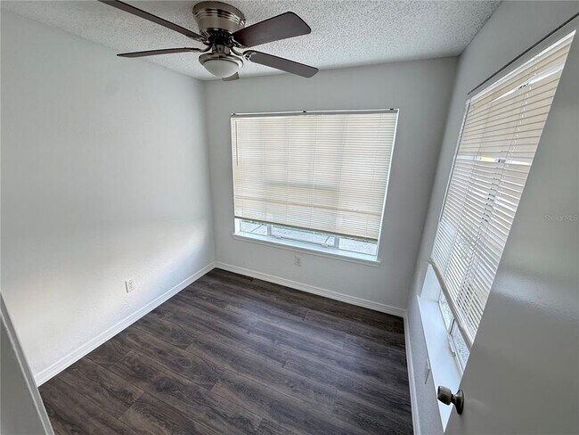 Building Photo - 4105 Tropical Isle Blvd