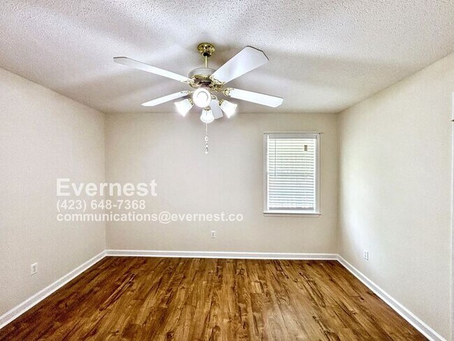 Building Photo - 3-Bedroom, 2-Bath Home with Modern Applian...