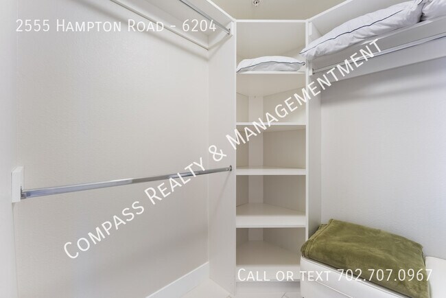 Building Photo - 2555 Hampton Rd