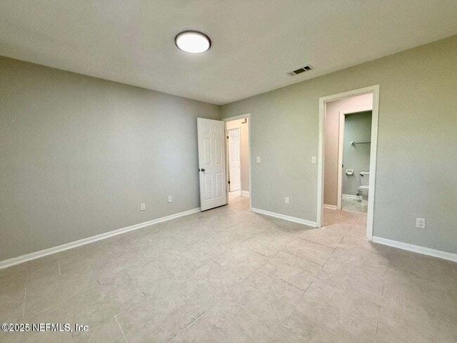 Building Photo - 3801 Crown Point Rd