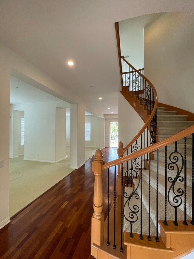 Building Photo - 9707 Deer Trail Dr