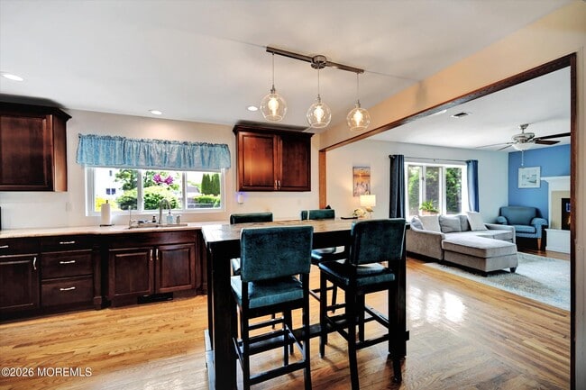 Building Photo - 855 Derry Dr