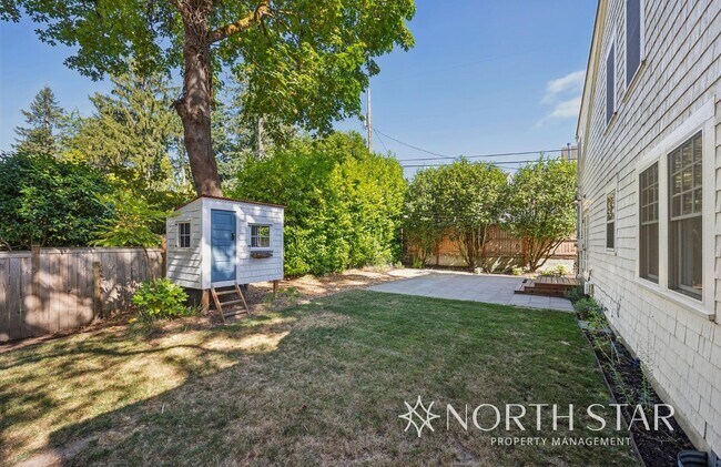 Building Photo - Charming Broadmoor Historic Farmhouse on a...