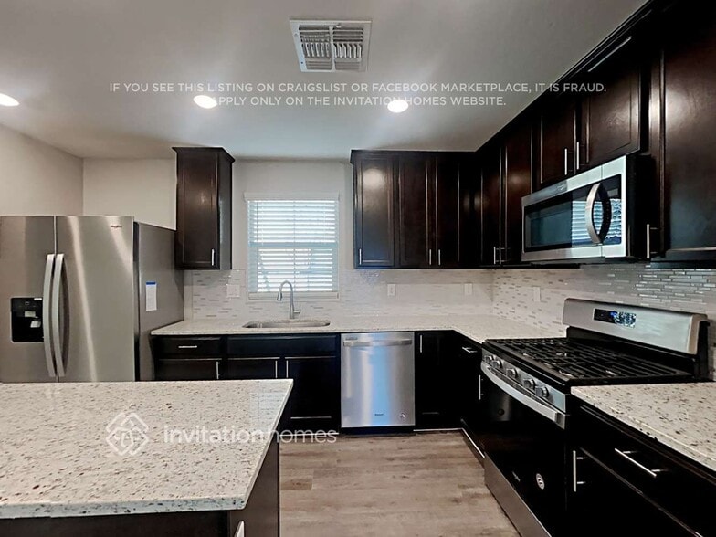 Building Photo - 8020 W Agora Ln