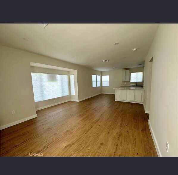 Building Photo - 1436 N Hollywood Way