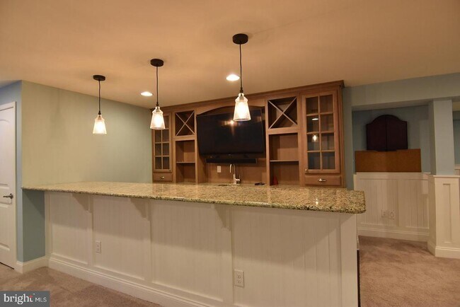 Building Photo - 16058 Rockport Dr