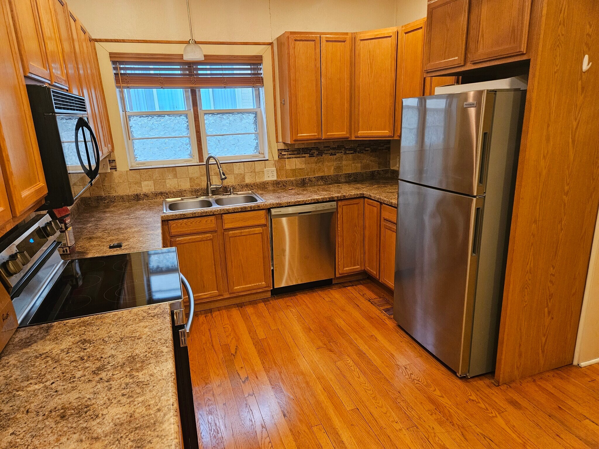 Kitchen - 803 10th Ave N