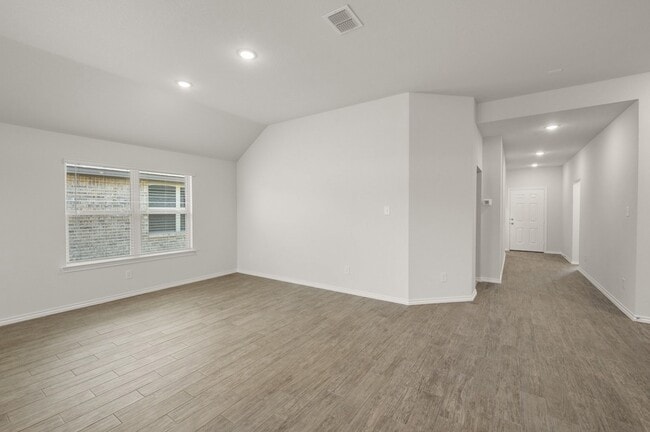 Building Photo - 2837 Hay Ln