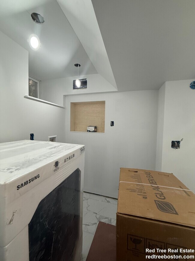 Building Photo - 18 Quint Ave