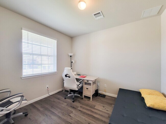 Building Photo - 24822 Adami Veduta Ct