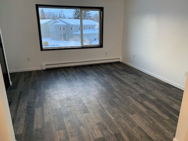 Building Photo - 4770 Glasgow Dr