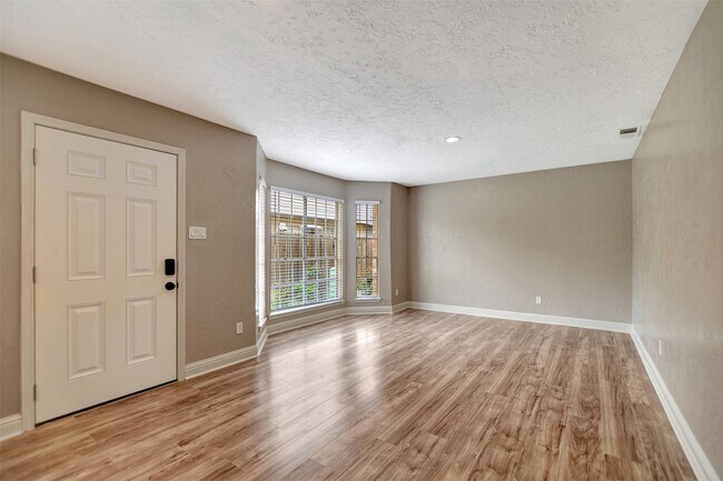 Building Photo - 3826 Willow Springs Ln