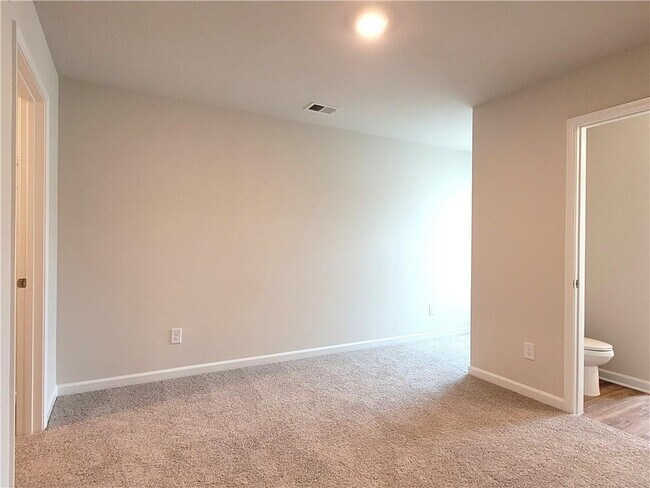 Building Photo - 310 Sound Cir
