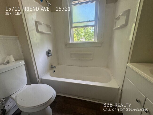 Building Photo - 15711 Friend Ave