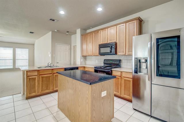 Building Photo - 13575 Valley Mills Dr