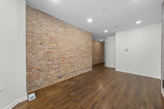 Building Photo - 4734 S St Lawrence Ave