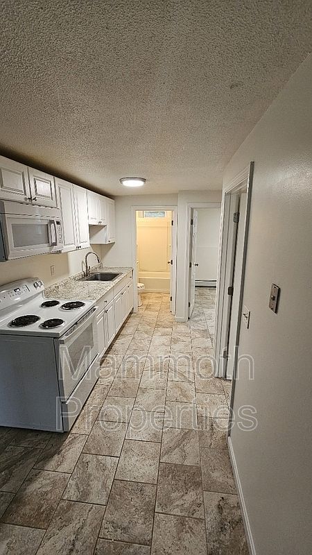 Building Photo - 9 Emerald Dr