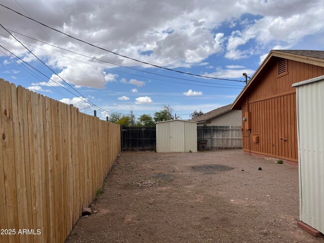 Building Photo - 10261 E La Palma Ave