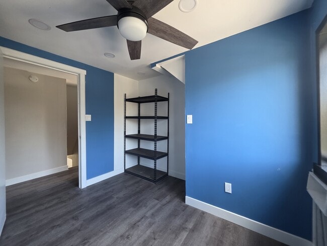 Building Photo - 1060-KE1060 15th St NE