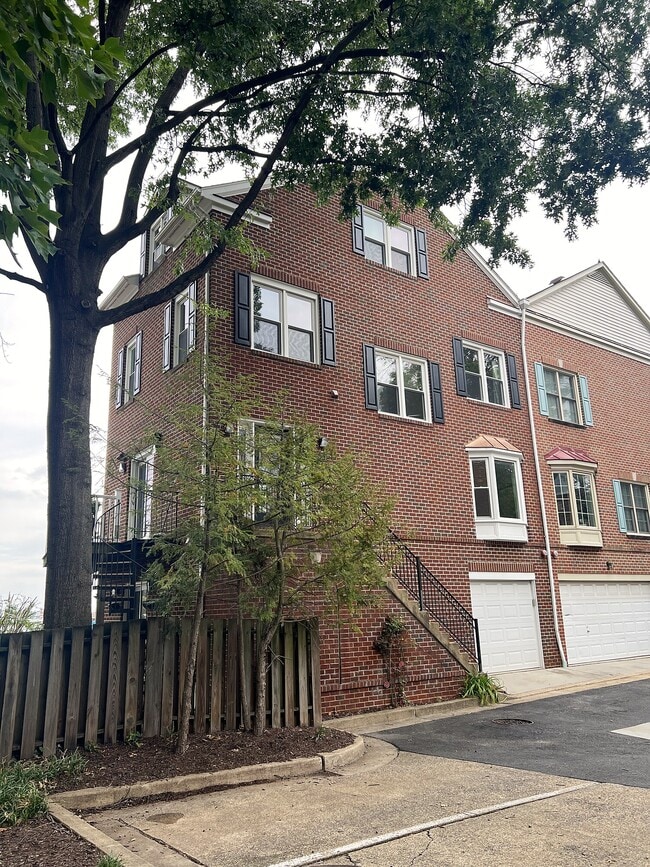 Building Photo - 4105 Cherry Hill Rd
