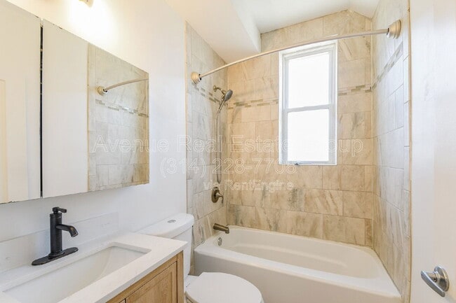 Building Photo - 4370 Swan Ave