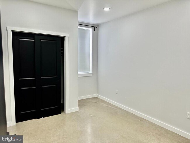 Primary Photo - 501 N Cannon Ave