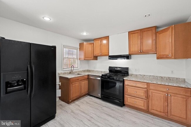 Building Photo - 7515 Pleasant Way