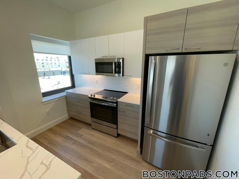 Building Photo - 1079 Commonwealth Ave