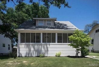 Building Photo - 329 Rose Ln