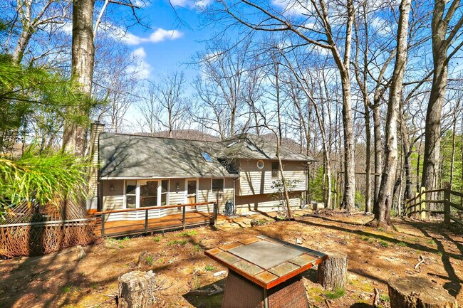 Building Photo - 6 Hunters Ridge Dr