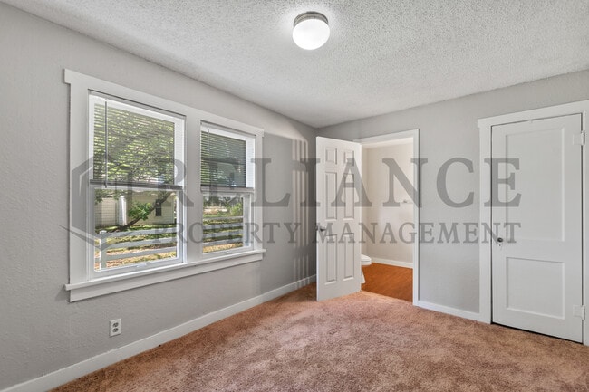 Building Photo - 217 S Kansas St