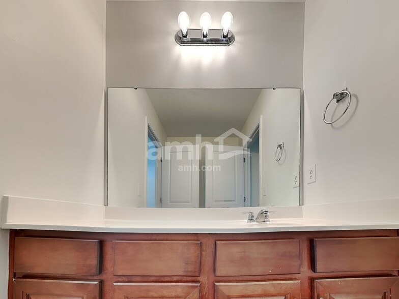 Building Photo - 285 Oglethorpe Cir