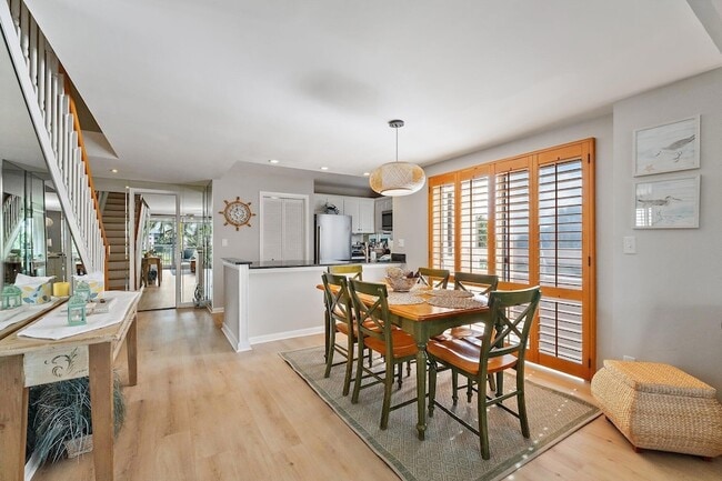 Building Photo - 353 S US Hwy 1