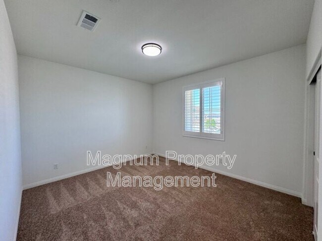 Building Photo - 25181 Desert Sage Dr