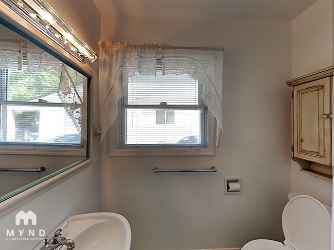 Building Photo - 524 Dudley Way