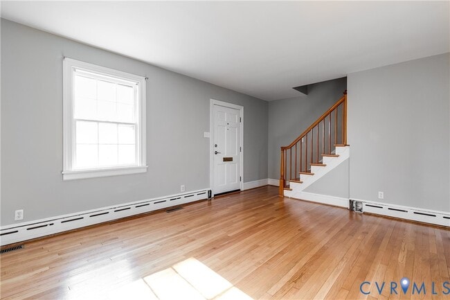 Building Photo - 1004 W 49th St