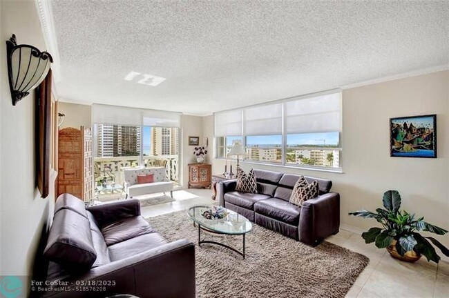 Building Photo - 3113 S Ocean Dr