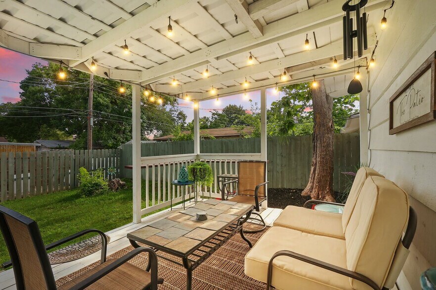 Building Photo - 743 Greenhaven Dr