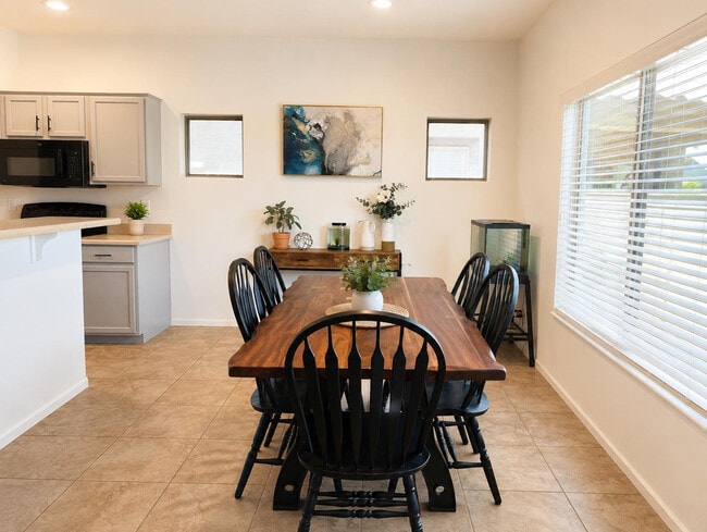 Building Photo - 41342 W Capistrano Dr
